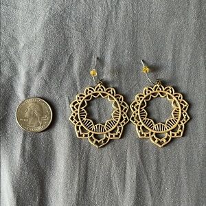Elegant Gold Filigree Earrings